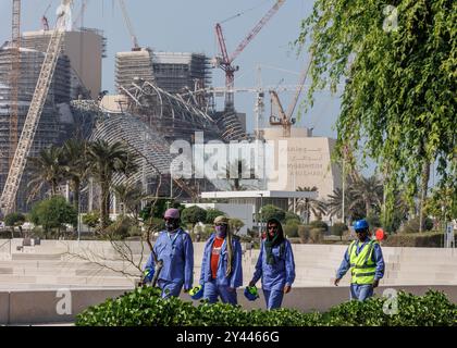 14 septembre 2024, Saint Ouen, Paris, France : le Guggenheim Abu Dhabi est un musée dont l'ouverture est prévue en 2025 à Abu Dhabi, la capitale de l'Émirat d'Abu Dhabi et des Émirats arabes Unis. Le bâtiment qui l'abritera a été conçu par l'architecte Frank Gehry, qui a également conçu le Guggenheim à Bilbao, et ses coûts de construction et d'équipement sont entièrement financés par l'Autorité du tourisme et du patrimoine d'Abu Dhabi. Sa superficie de â€‹ â€ › 30 000 m2 sera 25% plus grande que celle du musée de Bilbao, ce qui en fait le plus grand des musées de la Fondation Solomon R. Guggenheim (crédit image : © Sadak Banque D'Images