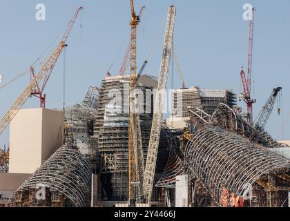 14 septembre 2024, Saint Ouen, Paris, France : le Guggenheim Abu Dhabi est un musée dont l'ouverture est prévue en 2025 à Abu Dhabi, la capitale de l'Émirat d'Abu Dhabi et des Émirats arabes Unis. Le bâtiment qui l'abritera a été conçu par l'architecte Frank Gehry, qui a également conçu le Guggenheim à Bilbao, et ses coûts de construction et d'équipement sont entièrement financés par l'Autorité du tourisme et du patrimoine d'Abu Dhabi. Sa superficie de â€‹ â€ › 30 000 m2 sera 25% plus grande que celle du musée de Bilbao, ce qui en fait le plus grand des musées de la Fondation Solomon R. Guggenheim (crédit image : © Sadak Banque D'Images