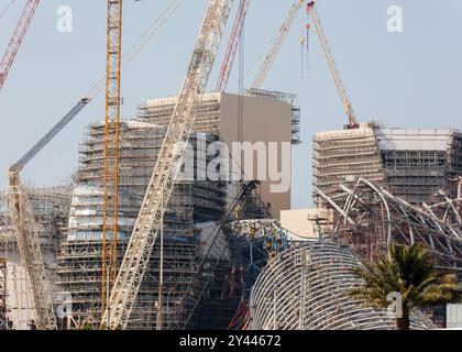 14 septembre 2024, Saint Ouen, Paris, France : le Guggenheim Abu Dhabi est un musée dont l'ouverture est prévue en 2025 à Abu Dhabi, la capitale de l'Émirat d'Abu Dhabi et des Émirats arabes Unis. Le bâtiment qui l'abritera a été conçu par l'architecte Frank Gehry, qui a également conçu le Guggenheim à Bilbao, et ses coûts de construction et d'équipement sont entièrement financés par l'Autorité du tourisme et du patrimoine d'Abu Dhabi. Sa superficie de â€‹ â€ › 30 000 m2 sera 25% plus grande que celle du musée de Bilbao, ce qui en fait le plus grand des musées de la Fondation Solomon R. Guggenheim (crédit image : © Sadak Banque D'Images