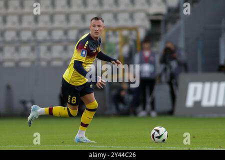 Fredrik Ulvestad de Pogon Szczecin vu en action lors du match de football de la Ligue polonaise PKO BP Ekstraklasa 2024/2025 entre Cracovie et Pogon Szczecin au stade de Cracovie. Score final ; Cracovia Cracovie 2:1 Pogon Szczecin. (Photo de Grzegorz Wajda / SOPA images/SIPA USA) Banque D'Images