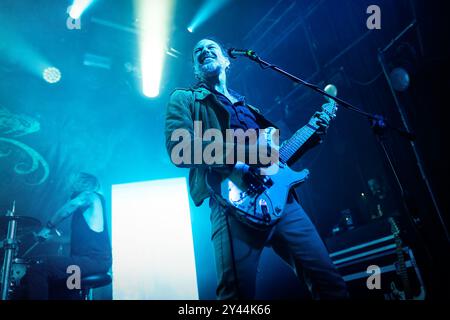 Oslo, Norvège. 15 septembre 2024. Le groupe de metal progressif suédois Evergrey donne un concert au Parkteatret à Oslo. Ici, le guitariste Henrik Danhage est vu en direct sur scène. Crédit : Gonzales photo/Alamy Live News Banque D'Images