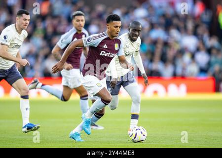 Ollie Watkins (11 ans), attaquant d'Aston Villa, court lors du match de premier League entre Aston Villa et Everton à Villa Park, Birmingham, Angleterre, le 14 septembre 2024. Photo Manjit Narotra/ProSportsImages/DPPI Banque D'Images