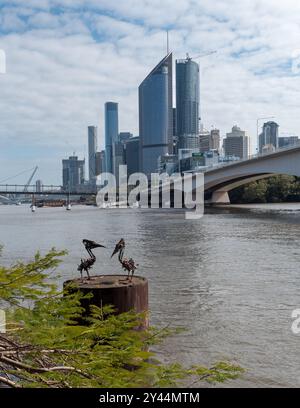 BRISBANE, QUEENSLAND, AUSTRALIE. 04 septembre 2024. Centre-ville de Brisbane, vue portrait de la ville de l'autre côté de la rivière Brisbane. Banque D'Images