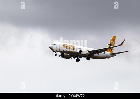 SP-RZF, BUZZ, BOEING 737 MAX 8-200 Banque D'Images