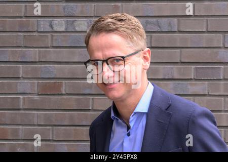 GER, Brandenburg, Oranienburg, Unternehmensbesuch in Oranienburg BEI ORAFOL Europe, Firmenrundgang mit Carsten Linnemann Generalsekretaer der CDU, sowie Dr Jan Redmann MDL und Nicole Walter-Mundt, MDL, im Bild : Carsten Linnemann Generalsekretaer der CDU, 16.09.2024, *** GER, Brandenburg, Oranienburg, Oranienburg, visite d'entreprise à Oranienburg à ORAFOL Europe, visite d'entreprise avec Carsten Linnemann Secrétaire général de la CDU, ainsi que Dr Jan Redmann MDL et Nicole Walter Mundt, MDL, en photo Carsten Linnemann Secrétaire général de la CDU, 16 09 2024, Copyright : HMBxMedia/UwexKoch Banque D'Images