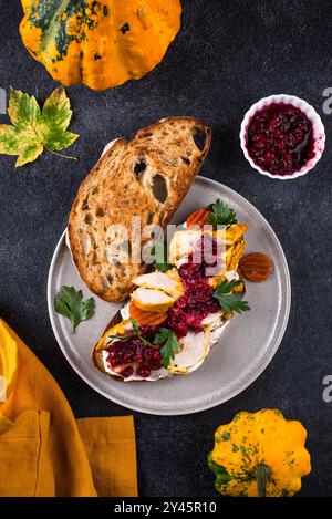 Restes de sandwich du jour de Thanksgiving avec dinde Banque D'Images