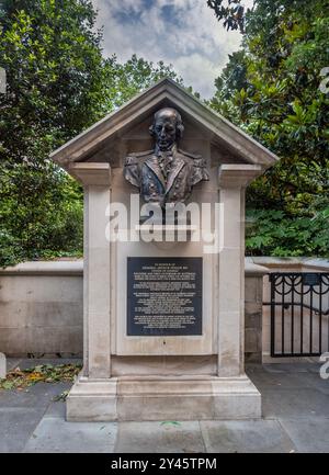 Memorial (1932, Ken Thomson) à l'amiral Arthur Phillip R.N., fondateur et premier gouverneur de l'Australie, dans le centre de Londres, en Angleterre. Banque D'Images