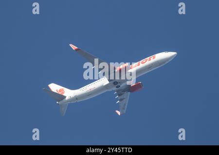 Chiangmai, Thaïlande - décembre 26 2023 : HS-LUP Boeing 737-800 de la compagnie aérienne thaïlandaise lionair. Décollez de l'aéroport de Chiangmai à Bangkok. Banque D'Images