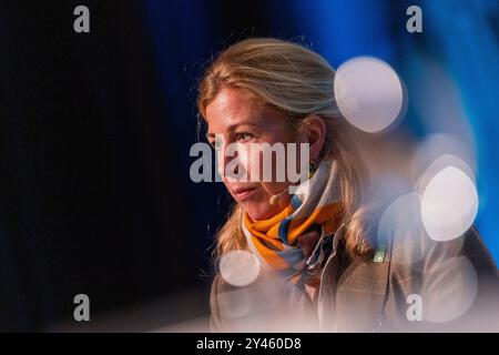 Duisbourg, Allemagne. 16 septembre 2024. Anne-Marie Großmann, directrice générale de Georgsmarienhütte Holding, prend la parole lors du « Sommet national de l'acier » du ministère des Affaires économiques de NRW dans la Mercatorhalle. Crédit : Rolf Vennenbernd/dpa/Alamy Live News Banque D'Images