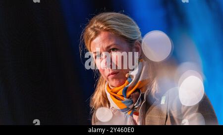 Duisbourg, Allemagne. 16 septembre 2024. Anne-Marie Großmann, directrice générale de Georgsmarienhütte Holding, prend la parole lors du « Sommet national de l'acier » du ministère des Affaires économiques de NRW dans la Mercatorhalle. Crédit : Rolf Vennenbernd/dpa/Alamy Live News Banque D'Images