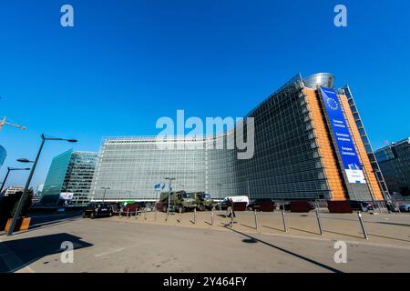 Gebouw Europese Commissie / bâtiment Commission européenne L'emblématique bâtiment du Berlaymont, où réside la Commission européenne dans le quartier européen. Bruxelles, Belgique. Brussel Shuman Gewest Brussel Belgie Copyright : xGuidoxKoppesxPhotox Banque D'Images