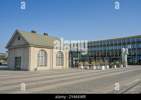 Forumplatz, Adlershof, Treptow-Köpenick, Berlin, Deutschland Banque D'Images