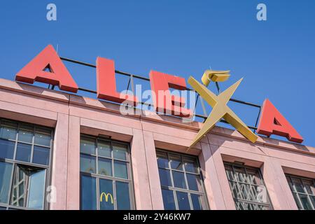 Alexa, Shoppingcenter am Alexanderplatz, Grunerstraße, Mitte, Berlin Deutschland *** Alexa, centre commercial Alexanderplatz, Grunerstrasse, Mitte, Berlin, Allemagne Banque D'Images