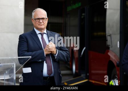 Roma, Italie. 16 septembre 2024. Il Sindaco Di Roma Roberto Gualtieri interviene alla presentazione dei nuovi autobus di Roma TPL 100 % Elettrico Roma, Italia -Lunedì16 Settembre 2024 - Cronaca - (foto di Cecilia Fabiano/LaPresse) le maire de Rome Roberto Gualtieri intervient lors de la présentation des nouveaux bus électriques Rome, Italie - lundi 16 septembre 2024 - News - (photo de Cecilia Fabiano/LaPresse) crédit : LaPresse/Alamy Live News Banque D'Images