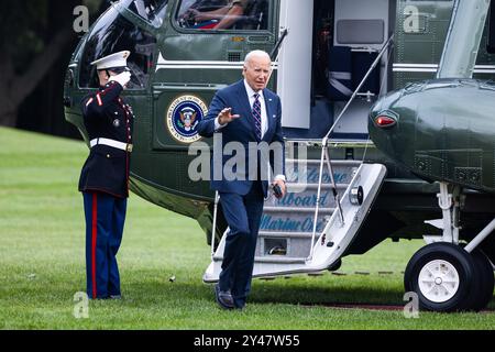 Le président AMÉRICAIN Joe Biden revient à la Maison Blanche après une excursion d'une journée à Wilmington, puis Philadelphie, à Washington, DC, États-Unis. 16 septembre 2024. Le président a crié aux médias qu’il avait appelé le candidat républicain à la présidence Donald Trump à la suite de sa deuxième tentative d’assassinat, bien que Trump n’ait pas pu parler. Crédit : Sipa USA/Alamy Live News Banque D'Images