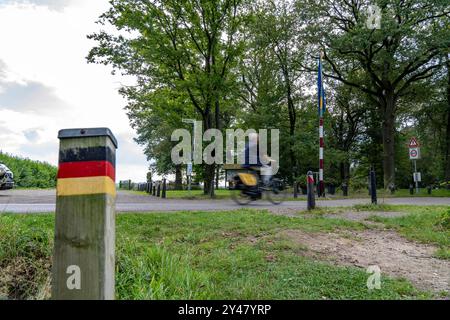 La soi-disant frontière verte, à l'ancien poste frontalier Grenzweg près de Straelen-Kastanienburg et NL Velden, entre l'Allemagne et les pays-Bas, avv Banque D'Images