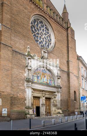 Toulouse, France - 8 septembre 2024 : façade de l'église notre Dame de la Dalbade à Toulouse, France Banque D'Images