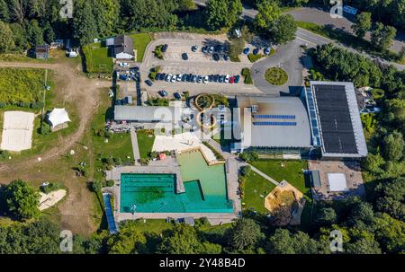 Luftbild, Klutertbad Freibad und Hallenbad mit Wasserrutsche, Naturbad Schwimmbad, Altenvoerde, Ennepetal, Ruhrgebiet, Nordrhein-Westfalen, Deutschland ACHTUNGxMINDESTHONORARx60xEURO *** vue aérienne, piscine extérieure Klutertbad et piscine intérieure avec toboggan aquatique, piscine naturelle, Altenvoerde, Ennepetal, Ruhr area, Rhénanie du Nord-Westphalie, Allemagne ATTENTIONxMINDESTHONORARx60xEURO Banque D'Images