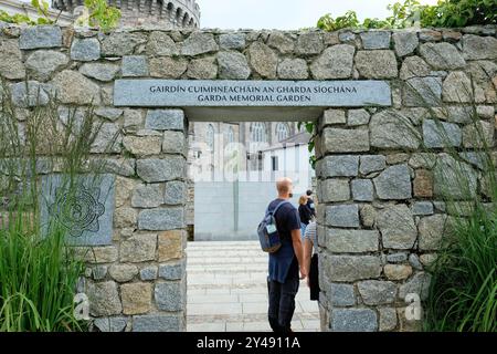 Garda Memorial Garden, château de Dublin à Dublin, Irlande ; où sont inscrits les noms des membres de la police irlandaise Gardaí tués dans l'exercice de leurs fonctions. Banque D'Images