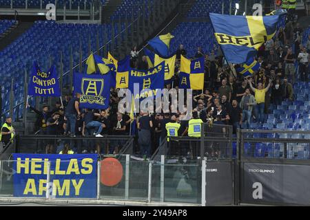 Rome, Latium. 16 septembre 2024. Fans de Hellas Vérone lors du match de Serie A entre Lazio et Hellas Vérone au stade olympique, Italie, le 16 septembre 2024. AllShotLive Credit : Sipa USA/Alamy Live News Banque D'Images