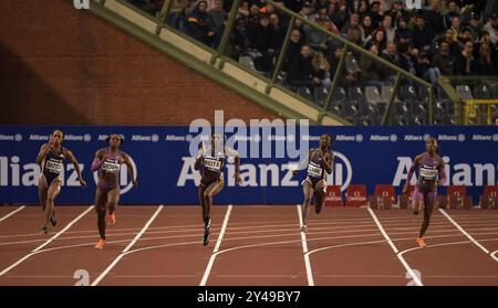 Anavia Battle, Brittany Brown, Daryll Neita, Tamara Clark et Marie-Jose Ta Lou-Smith en compétition au 200m féminin au Memorial Van Damme Diamond le Banque D'Images