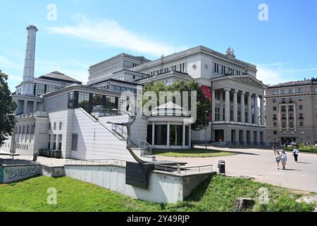 Riga, Lettonie- 23 juillet 2024 : Opéra national letton à Riga. Banque D'Images