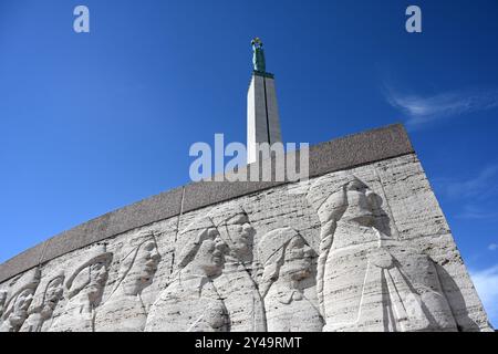 Riga, Lettonie - 23 juillet 2024 : le Monument de la liberté à Riga, en l'honneur des soldats tués pendant la guerre d'indépendance lettone (1918-1920). Banque D'Images