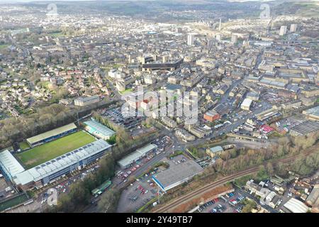 Photo aérienne du Halifax Town Football Club connu sous le nom de Shay situé dans l'aera Calderdale de Halifax dans le West Yorkshire montrant le stade et le t Banque D'Images