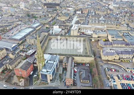 Photo aérienne de la célèbre pièce Hall dans la région de Blackledge à Halifax à Calderdale dans le West Yorkshire, Angleterre, montrant le bui de construction en pierre historique Banque D'Images