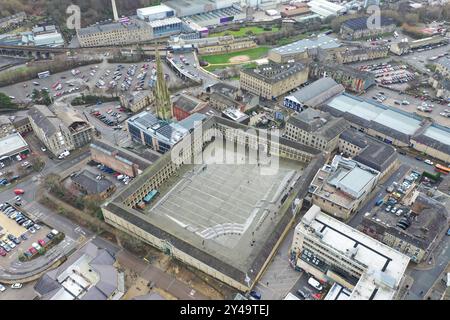 Photo aérienne de la célèbre pièce Hall dans la région de Blackledge à Halifax à Calderdale dans le West Yorkshire, Angleterre, montrant le bui de construction en pierre historique Banque D'Images