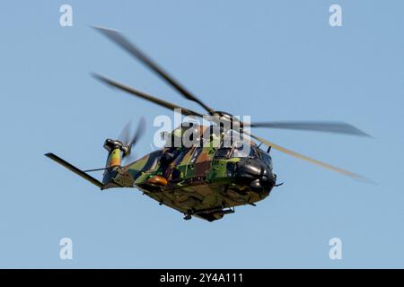 Melun Villaroche, France. 15 septembre 2024. Un hélicoptère NH90 Caïman en vol le 15 septembre 2024 à l'aéroport de Melun-Villaroche. Le salon aérien Air Legend est un événement qui a lieu chaque année, pendant le deuxième week-end de septembre, à l’aérodrome de Melun-Villaroche, à 40 km au sud-est de Paris, en France. Ce spectacle exceptionnel présente des démonstrations de vol d’avions légendaires, rarement ou jamais vus en France. Photo de Denis Prezat/ABACAPRESS. COM Credit : Abaca Press/Alamy Live News Banque D'Images