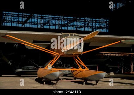 Melun Villaroche, France. 15 septembre 2024. Un avion monoplan longue distance Latecoere 28 se tient sur le tarmac le 15 septembre 2024 à l'aéroport de Melun-Villaroche. Le salon aérien Air Legend est un événement qui a lieu chaque année, pendant le deuxième week-end de septembre, à l’aérodrome de Melun-Villaroche, à 40 km au sud-est de Paris, en France. Ce spectacle exceptionnel présente des démonstrations de vol d’avions légendaires, rarement ou jamais vus en France. Photo de Denis Prezat/ABACAPRESS. COM Credit : Abaca Press/Alamy Live News Banque D'Images