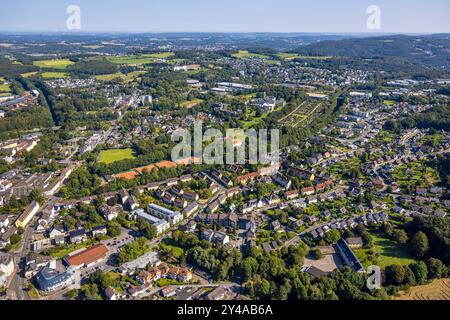 Luftbild, Mehrfamilienhäuser Wohngebiet Hagelsiepenweg, HELIOS Klinikum Schwelm, KGV Schloss Martfeld Kleingartenverein, Fernsicht, Schwelm, Ruhrgebiet, Rhénanie-du-Nord-Westphalie, Deutschland ACHTUNGxMINDESTHONORARx60xEURO *** vue aérienne, maisons multifamiliales zone résidentielle Hagelsiepenweg, HELIOS Klinikum Schwelm, KGV Schloss Martfeld allotissement Garden association, vue lointaine, Schwelm, Ruhr area, Rhénanie-du-Nord-Westphalie, Allemagne ATTENTIONxMINDESTHONORARx60xEURO Banque D'Images