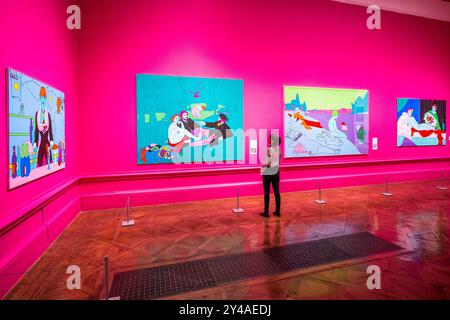 Londres, Royaume-Uni. 17 septembre 2024. Manet's Folies-Bergère, 2023 avec Reconstructing Seurat (Purple), 2004 et d'autres œuvres - l'artiste Michael Craig-Martin dans son exposition personnelle à la Royal Academy of Arts, Londres, qui se déroule du 21 septembre au 10 décembre 2024. Crédit : Guy Bell/Alamy Live News Banque D'Images