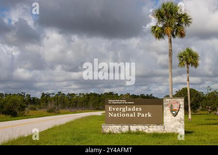 Miami, Floride - 12 septembre 2024 : panneau d'entrée au parc national des Everglades. Banque D'Images