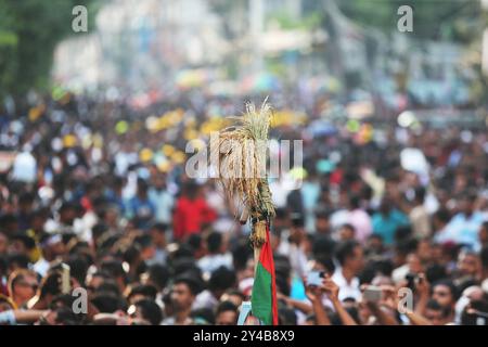 Des milliers de dirigeants et de militants du Parti nationaliste du Bangladesh (BNP) se sont rassemblés dans la région de Naya Paltan à Dhaka alors que le parti organise un rassemblement Banque D'Images