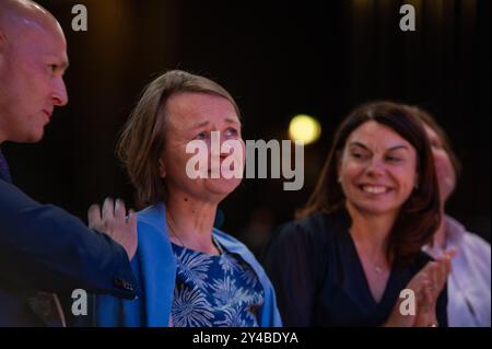 Brighton, Royaume-Uni. 17 septembre 2024. Emily Gasson, épouse du leader du Lib DEM, Ed Davey, député, vu pendant la conférence. Les libéraux-démocrates, le troisième plus grand parti du Royaume-Uni, se réunissent à Brighton pour leur conférence d'automne. Crédit : David Tramontan / Alamy Live News Banque D'Images