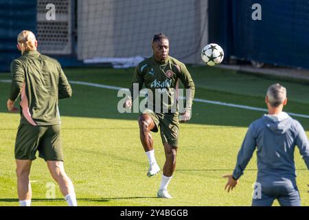 Jeremy Doku #11 du Manchester City FC lors d'une séance d'entraînement au joie Stadium, Manchester le mardi 17 septembre 2024. (Photo : Mike Morese | mi News) crédit : MI News & Sport /Alamy Live News Banque D'Images