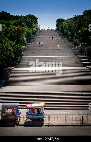 Ce sont les marches historiques d'Odessa qui servent d'entrée officielle à la ville depuis le port Banque D'Images