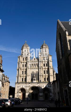 Dijon, France, 2024 Église Saint-Michel de Dijon Banque D'Images