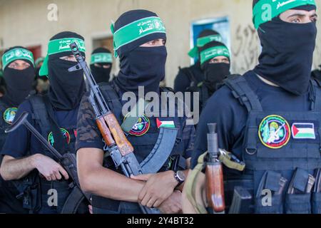 Gaza, Palestine. 20 juillet 2022. Les Brigades Izz ad-DIN Al-Qassam, la branche militaire du mouvement de résistance islamique palestinien du Hamas, organisent une marche militaire dans le port de Gaza dans la ville de Gaza. La marche coïncide avec l'anniversaire de la capture du soldat israélien Aron Shaul par les Brigades Al-Qassam pendant la guerre israélienne de 2014 contre Gaza Banque D'Images