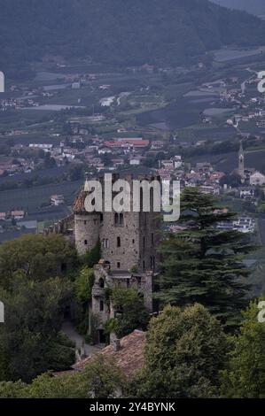 Château de Brunnenburg, Dorf Tyrol, Tirolo, Tyrol du Sud, Province autonome de Bolzano, Italie, Europe Banque D'Images