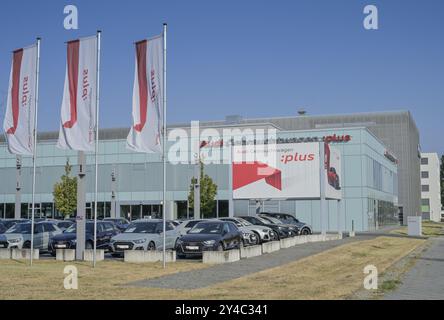 Audi Centre, Rudower Chaussee, Adlershof, Treptow-Koepenick, Berlin, Allemagne, Europe Banque D'Images