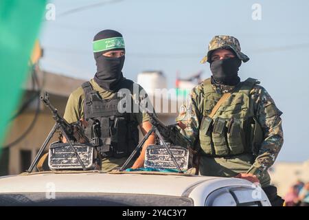 Gaza, Palestine. 20 juillet 2022. Les Brigades Izz ad-DIN Al-Qassam, la branche militaire du mouvement de résistance islamique palestinien du Hamas, organisent une marche militaire dans le port de Gaza dans la ville de Gaza. La marche coïncide avec l'anniversaire de la capture du soldat israélien Aron Shaul par les Brigades Al-Qassam pendant la guerre israélienne de 2014 contre Gaza Banque D'Images