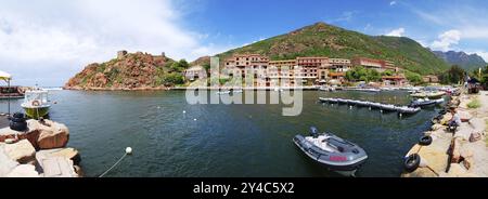 Le port de Porto-Marina dans le golfe de Porto, Corse Banque D'Images