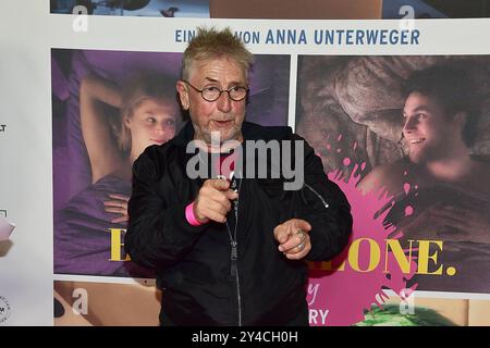 CASSÉ. SEUL. Une histoire d'amour perverse Martin Semmelrogge Ankunft, roter Teppich zur Weltpremiere BROKEN. SEUL. A Kinky Love Story in Berlin, AM 17.09.2024 *** BROKEN ALONE A Kinky Love Story Martin Semmelrogge arrivée, tapis rouge pour la première mondiale BROKEN ALONE A Kinky Love Story in Berlin, le 17 09 2024 Photopress Mueller Banque D'Images