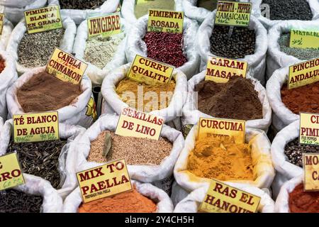 Épices dans le marché Mercado de Vegueta à Las Palmas sur l'île Canaries de Gran Canaria Banque D'Images