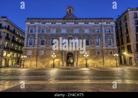 Le Palau de la Generalitat de Catalunya à Barcelone de nuit Banque D'Images