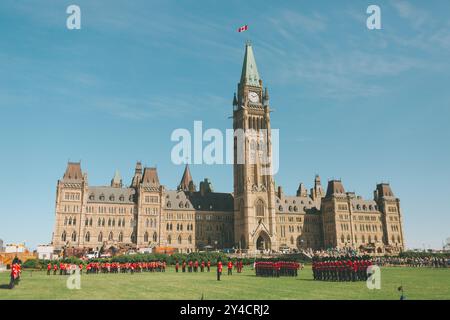 Relève de la garde sur la colline du Parlement à Ottawa, Canada. Banque D'Images