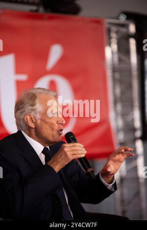 Nicolas Cleuet/le Pictorium - discours de Dominique de Villepin à la Fête de l'humanité 2024 - 15/09/2024 - France/Ile-de-France (région)/Bretigny-sur-orge ; Paris - discours de Dominique de Villepin à la Fête de l'humanité 2024 crédit : LE PICTORIUM/Alamy Live News Banque D'Images